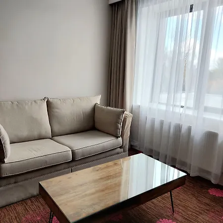 Menlo Park 4*