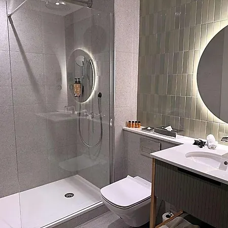 Menlo Park 4*