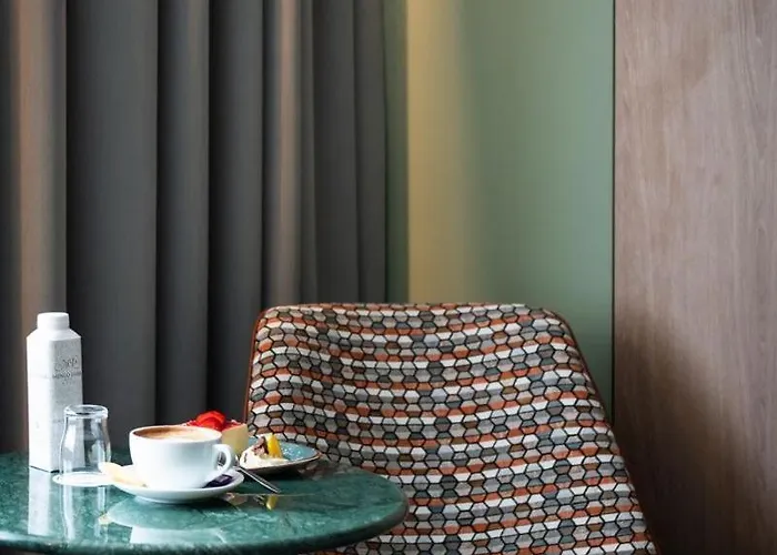 Menlo Park Hotel