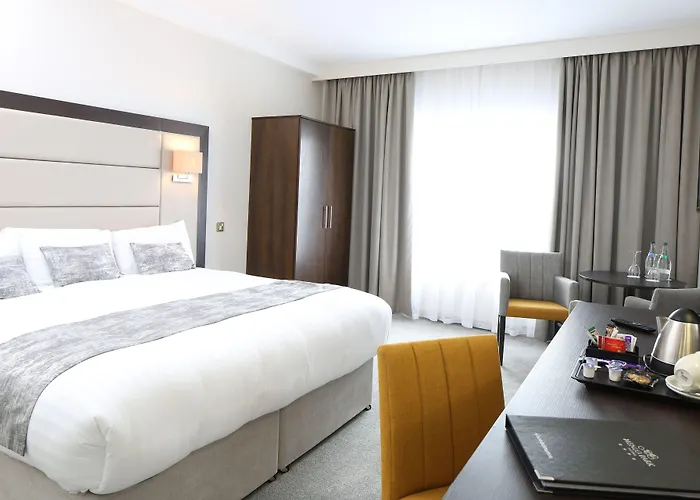 Menlo Park Hotel 4*