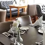 Menlo Park 4*
