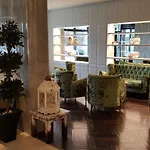 Menlo Park 4*