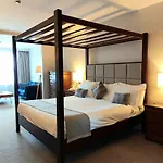 Menlo Park 4*