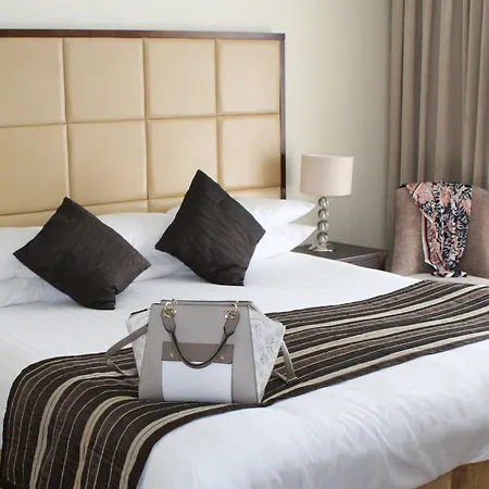 Menlo Park Hotell 4*
