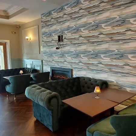 Menlo Park 4* غالواي